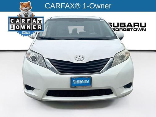Super White 2014 Toyota Sienna LE