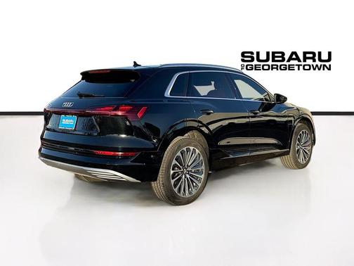 2019 Audi e-tron Prestige