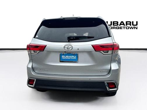 Celestial Silver Metallic 2018 Toyota Highlander Limited