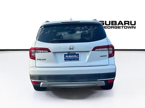 2021 Honda Pilot Touring 8-Passenger