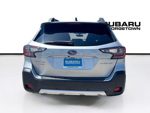 Ice Silver Metallic 2025 Subaru Outback Limited