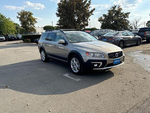 2016 Volvo XC70 T5 Platinum