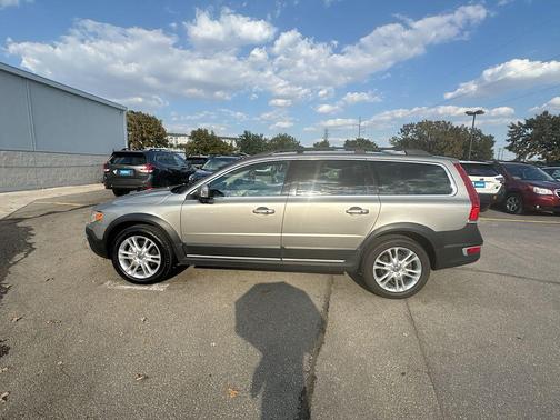 2016 Volvo XC70 T5 Platinum