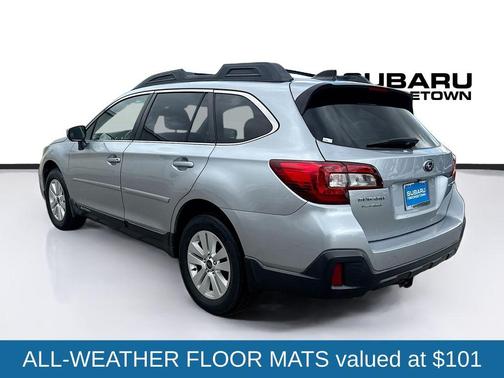 Ice Silver Metallic 2018 Subaru Outback 2.5i Premium