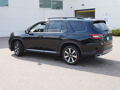 2025 Honda Pilot Touring 8-Passenger