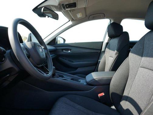 2025 Honda Accord LX 1.5T