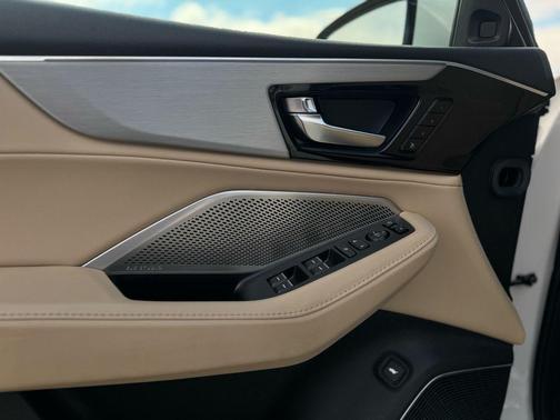 Platinum White Pearl 2023 Acura MDX Technology Package