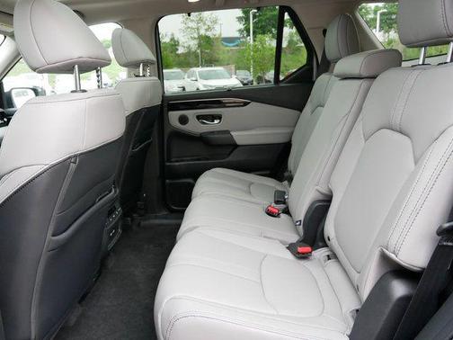 2025 Honda Pilot Touring 8-Passenger