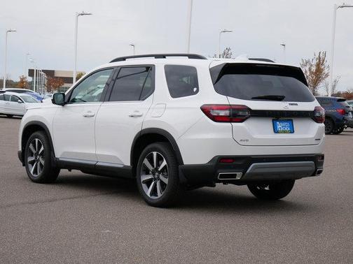 2025 Honda Pilot Touring 8-Passenger