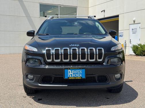 Brilliant Black Crystal Pearlcoat 2015 Jeep Cherokee Latitude