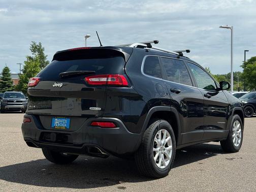 Brilliant Black Crystal Pearlcoat 2015 Jeep Cherokee Latitude