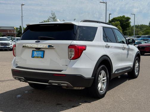 Oxford White 2020 Ford Explorer XLT