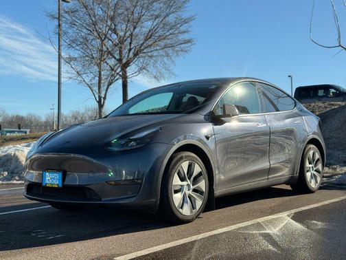 2023 Tesla Model Y Long Range Dual Motor All-Wheel Drive