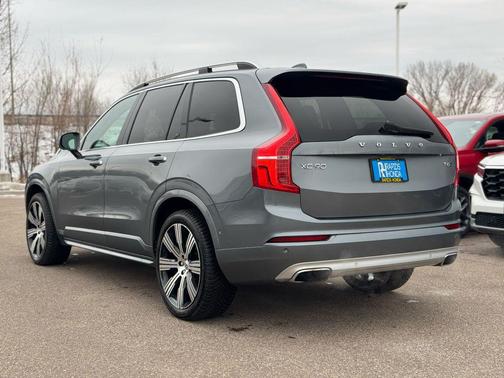 2019 Volvo XC90 T6 Momentum