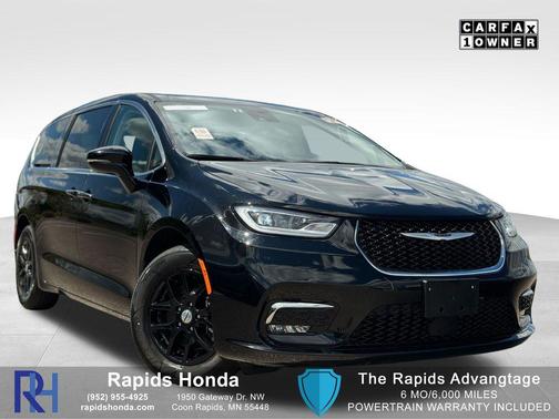 Diamond Black Crystal Pearlcoat 2024 Chrysler Pacifica Touring L