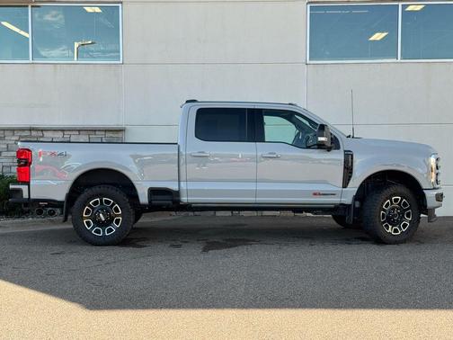 2025 Ford F-250 Platinum