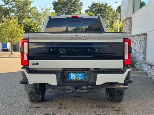 2025 Ford F-250 Platinum