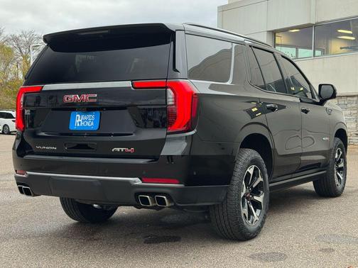 2025 GMC Yukon 4WD AT4