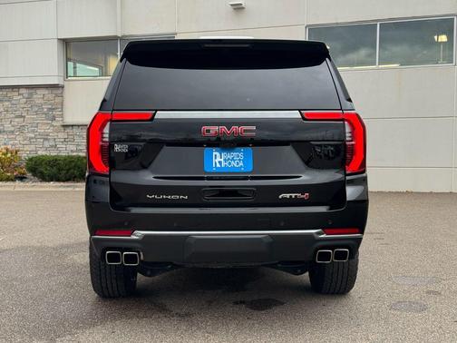 2025 GMC Yukon 4WD AT4