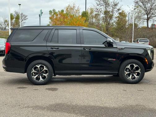 2025 GMC Yukon 4WD AT4