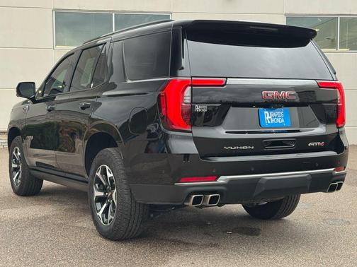 2025 GMC Yukon 4WD AT4