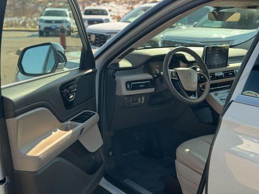 2023 Lincoln Aviator Standard AWD