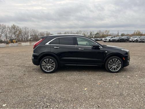 2024 Cadillac XT4 Premium Luxury