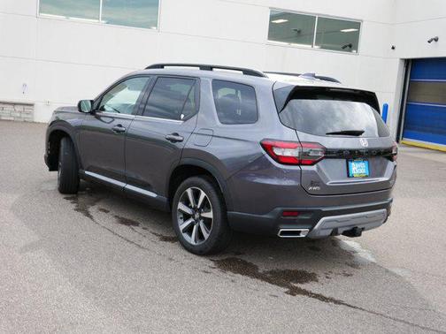 2025 Honda Pilot Touring 8-Passenger