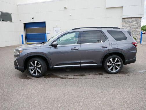 2025 Honda Pilot Touring 8-Passenger