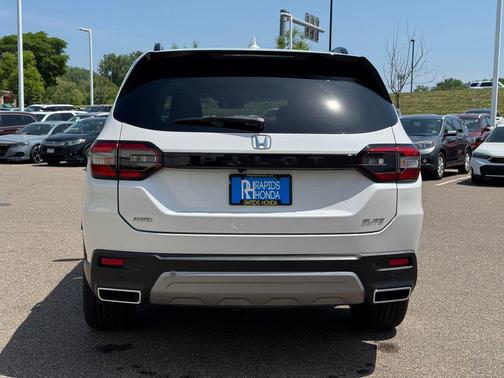 Platinum White Pearl 2024 Honda Pilot Elite