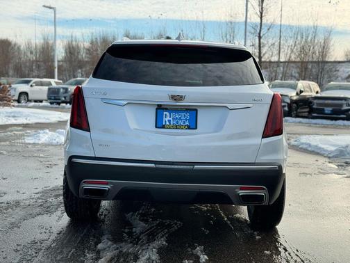 2022 Cadillac XT5 Premium Luxury