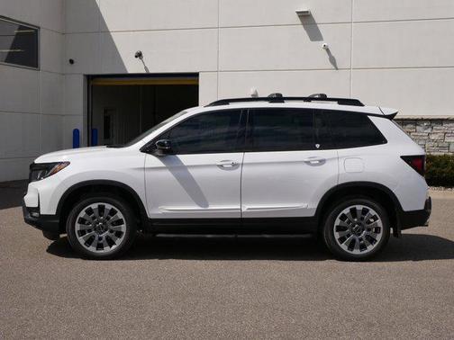 2025 Honda Passport AWD Black