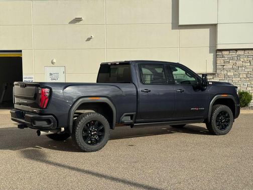 2024 GMC Sierra 2500 AT4