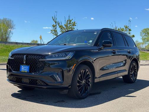 Infinite Black Metallic Clearcoat 2025 Lincoln Aviator Reserve AWD