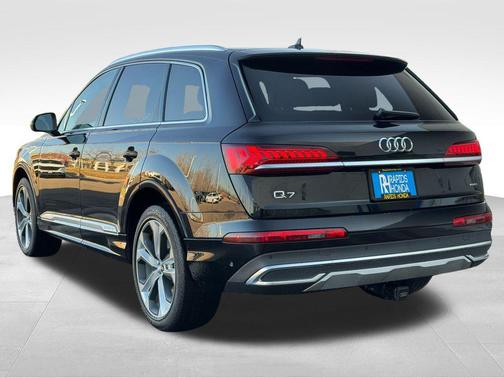 2022 Audi Q7 55 Premium Plus