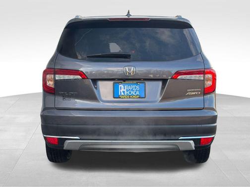 2022 Honda Pilot Touring 8-Passenger