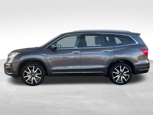 2022 Honda Pilot Touring 8-Passenger