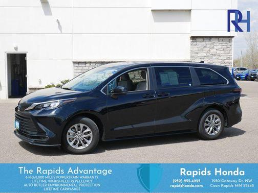 2024 Toyota Sienna LE