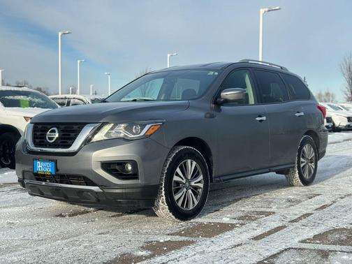 2019 Nissan Pathfinder SV