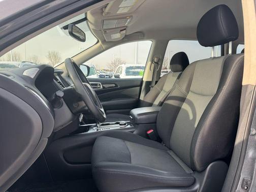 2019 Nissan Pathfinder SV