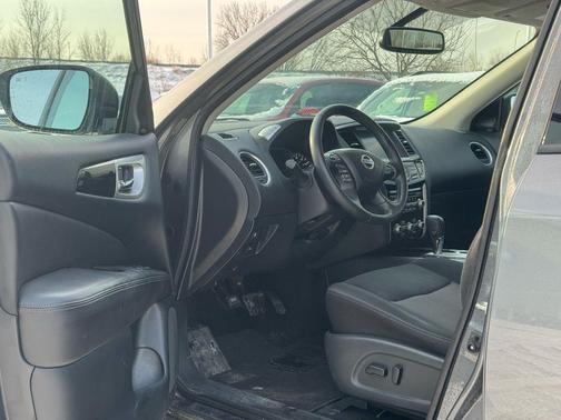 2019 Nissan Pathfinder SV