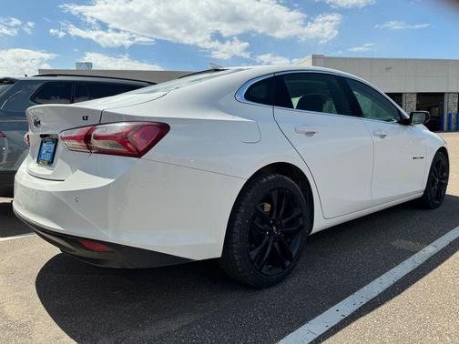 Summit White 2024 Chevrolet Malibu 1LT