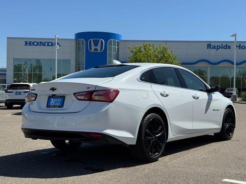 Summit White 2024 Chevrolet Malibu 1LT