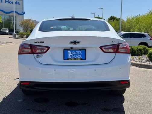 Summit White 2024 Chevrolet Malibu 1LT