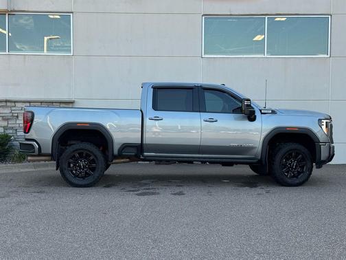 2024 GMC Sierra 2500 AT4