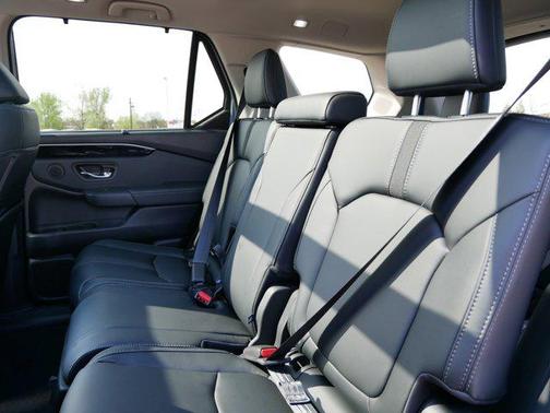 2025 Honda Pilot Touring 8-Passenger