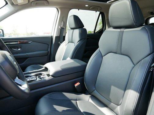 2025 Honda Pilot Touring 8-Passenger