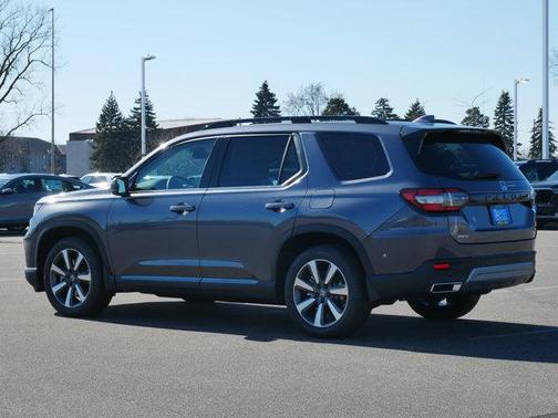 2025 Honda Pilot Touring 8-Passenger
