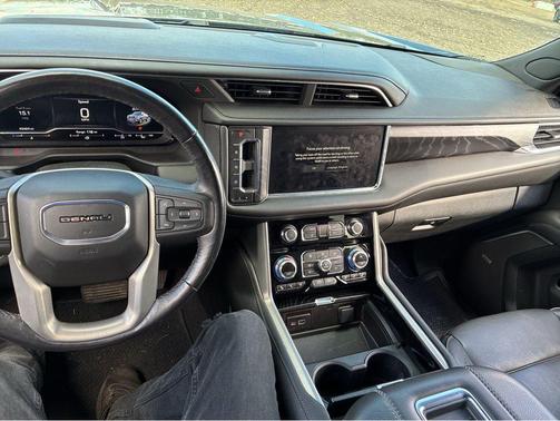 2022 GMC Yukon XL Denali