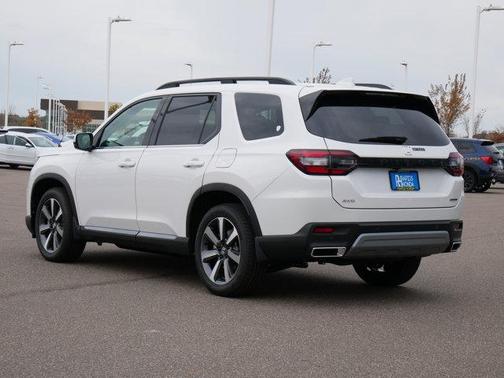 2025 Honda Pilot Touring 8-Passenger